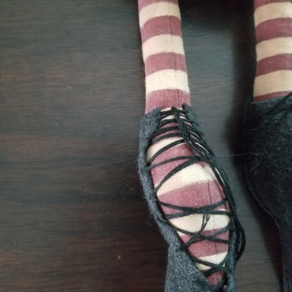 Folk Art Green Witch, Velvet Black Dress w/Painted on Pumpkins. - Picture 5 of 11